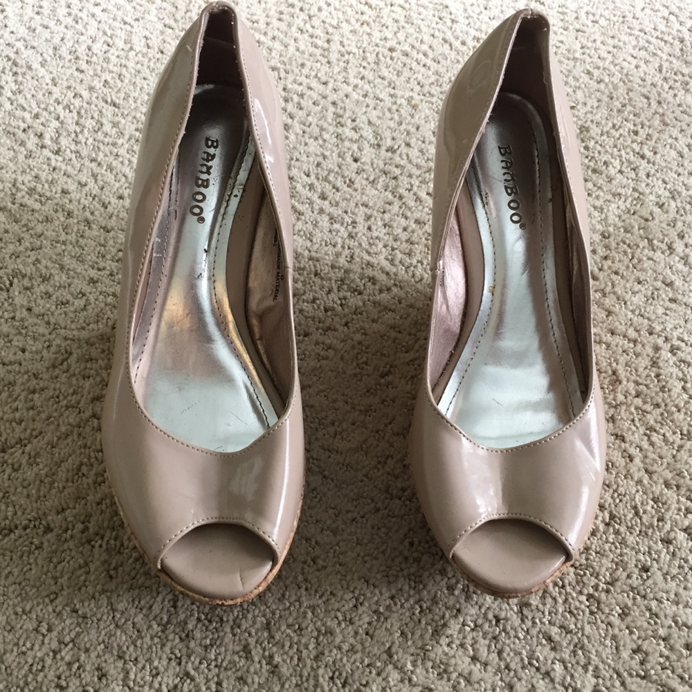 Nude wedges